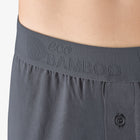 Grå bambus boxershorts, fremstillet af bæredygtigt bambusviskose. Boxershortsene er åndbare, hypoallergeniske, temperaturregulerende og ideelle til en aktiv livsstil